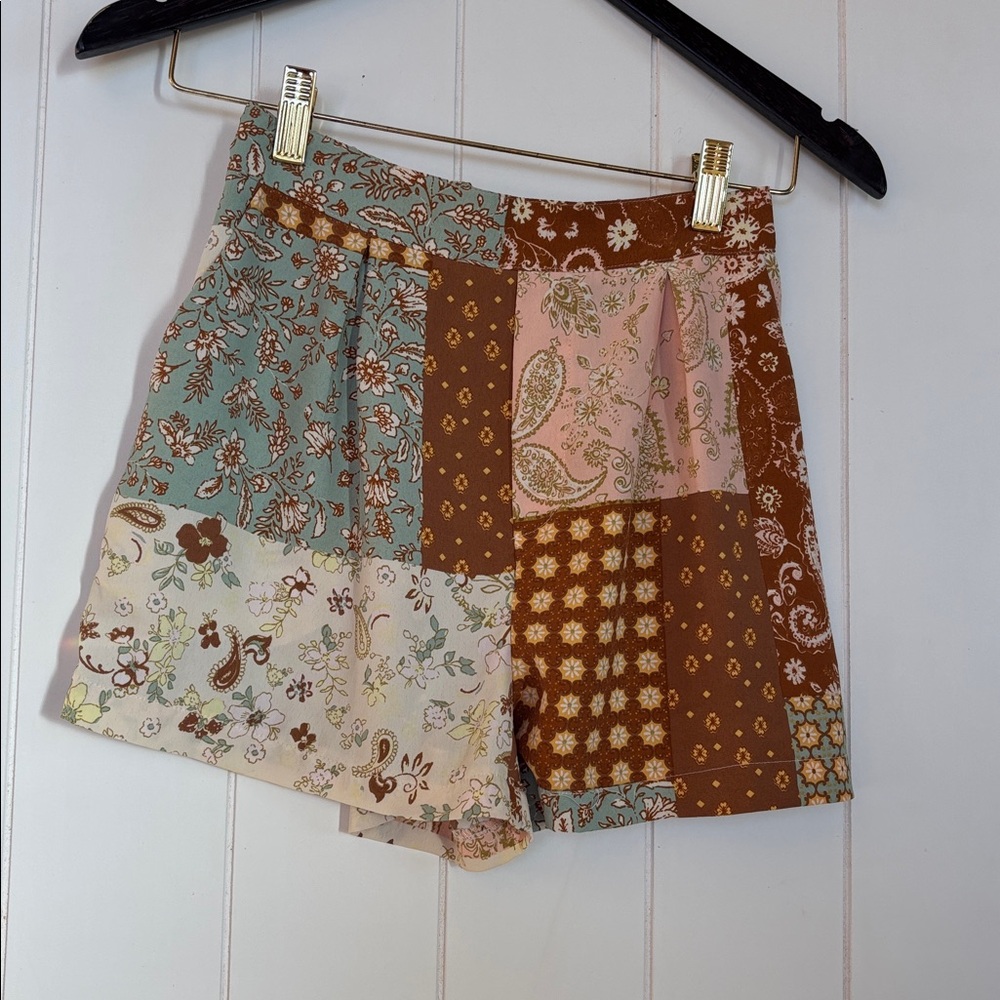 originality patchwork shorts! Size XS